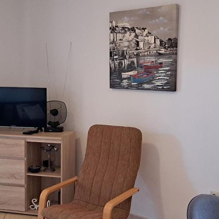 Apartment Jelka Malinska Exterior photo