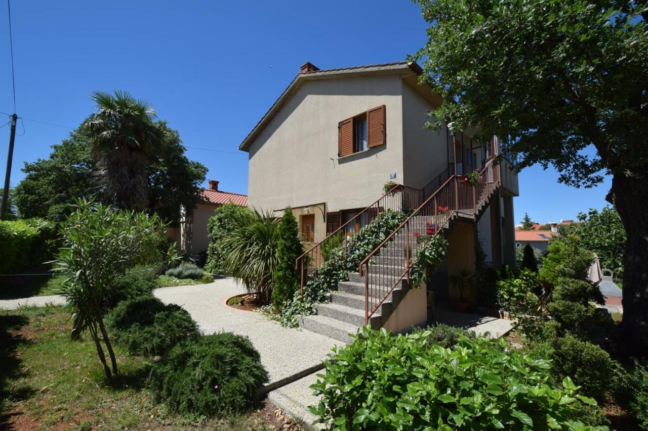 Apartment Jelka Malinska Exterior photo